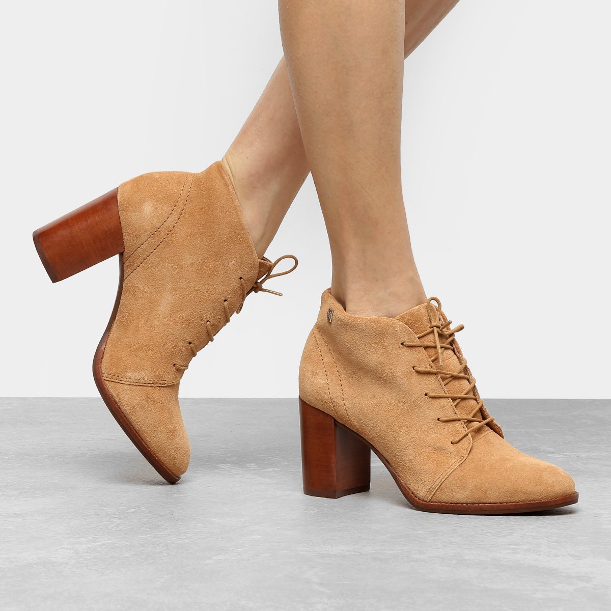 bota cano curto camurça bege